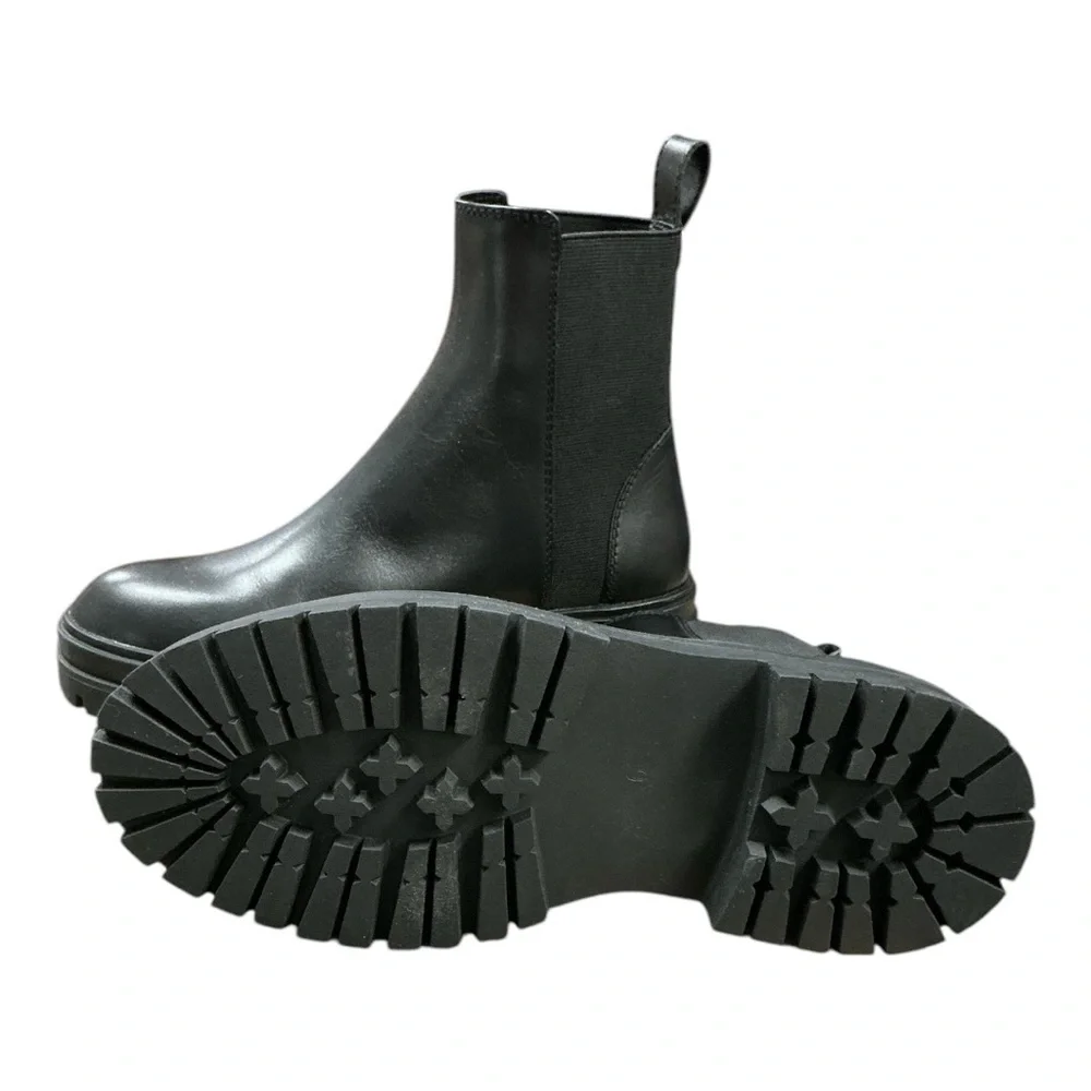 Steve Madden - NWT - Black Leather Ankle Boots Size 6